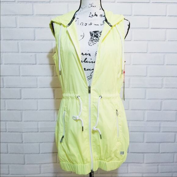 Tommy Hilfiger Sport Pack-able Windbreaker Vest - Picture 1 of 10